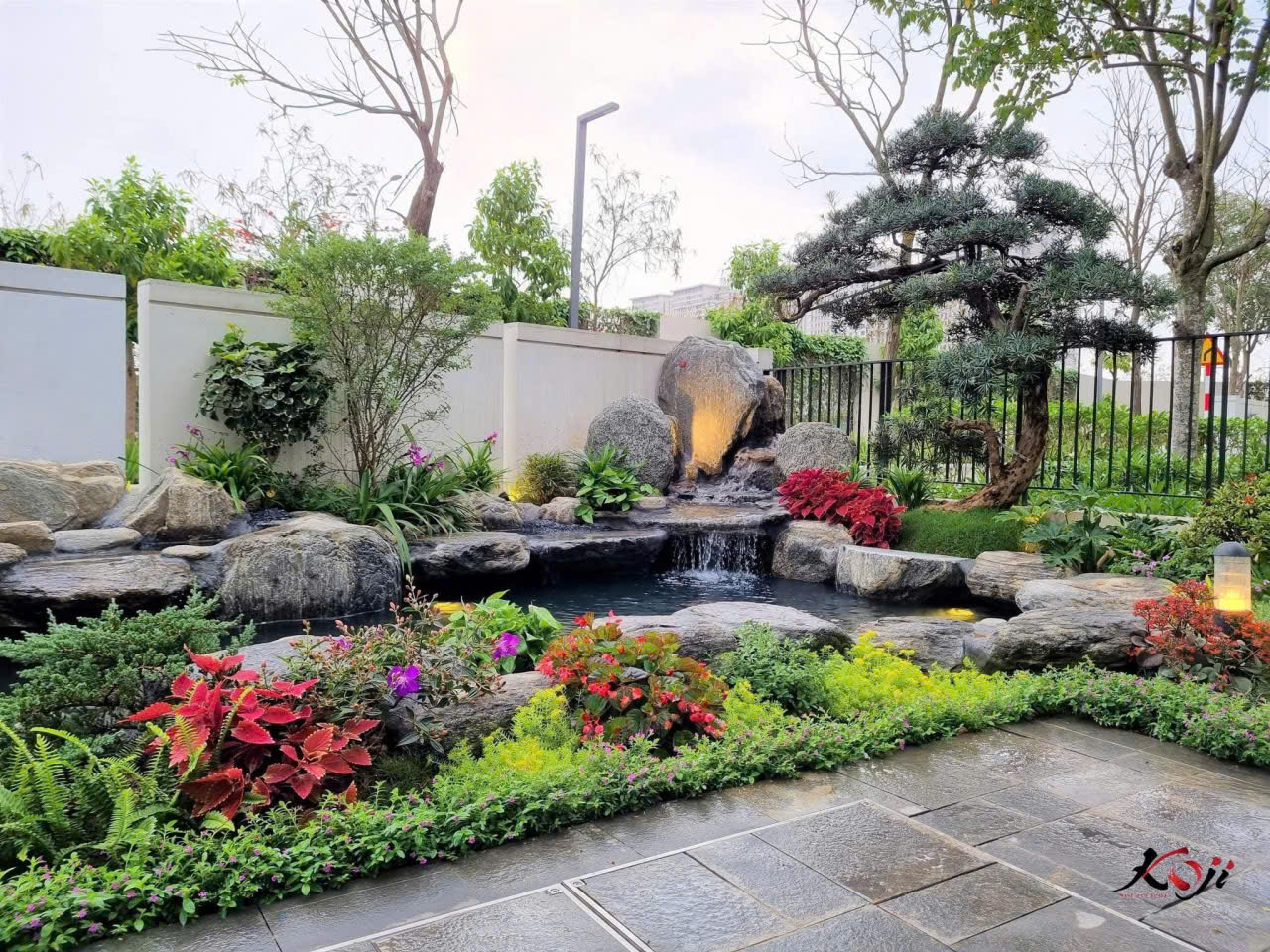 Hồ cá Koi cao cấp tại biệt thự Huế